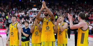 Alba glaubt an Final-Comeback: «Haben die nötigen Waffen» Wurden für eine mutige Vorstellung nicht belohnt: Albas Basketballer nach Finalspiel Nummer eins.