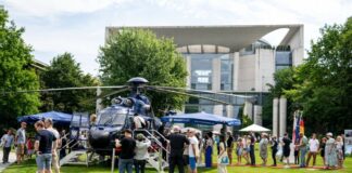 Der Tag der offenen Tür der Bundesregierung zieht wieder Tausende Besucher an. 