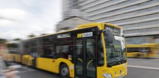 Reizgas in Linienbus versprüht: Sieben Verletzte Ein Mann hat in einem Linienbus Reizgas versprüht und sieben Menschen verletzt. (Symbolbild)