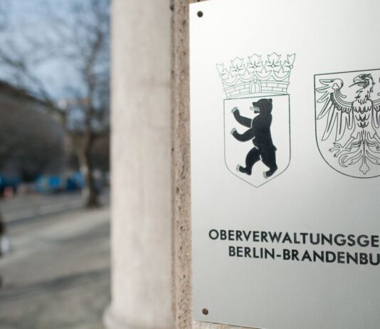 Gericht: Rückforderung von Corona-Soforthilfen rechtmäßig Das Oberverwaltungsgericht Berlin-Brandenburg hat im Rechtsstreit um die Rückerstattung von Corona-Soforthilfen eine Entscheidung gefällt. (Symbolbild)