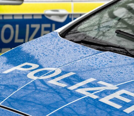 Fußgänger stirbt nach Unfall in Berlin-Moabit Die Polizei sperrt die A12 am Montagmittag. (Symbolbild)