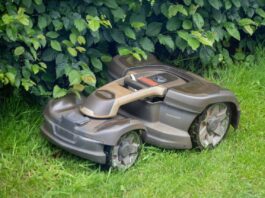 Baumärkte sollen über Mähroboter-Gefahr für Igel aufklären Mähroboter können vor allem abends und nachts Igel schwer und sogar tödlich verletzen. (Symbolbild)