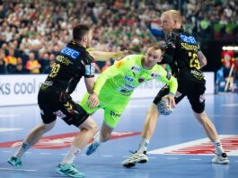 Berlin nach Sieg gegen Magdeburg im Champions-League-Finale Berlins Mathias Gidsel im Kampf mit Madeburgs Abwehr.
