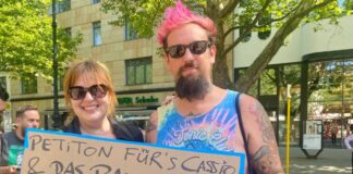 Protest auf dem Ku’damm für Erhalt des RAW-Geländes Demonstrieren für das RAW-Gelände.