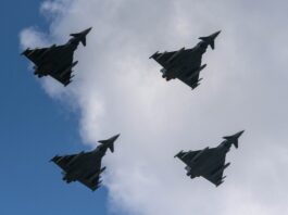 Kampfjets aus USA und Deutschland fliegen über Berlin Um 19.15 Uhr sollen die Flieger abheben. (Symbolbild)