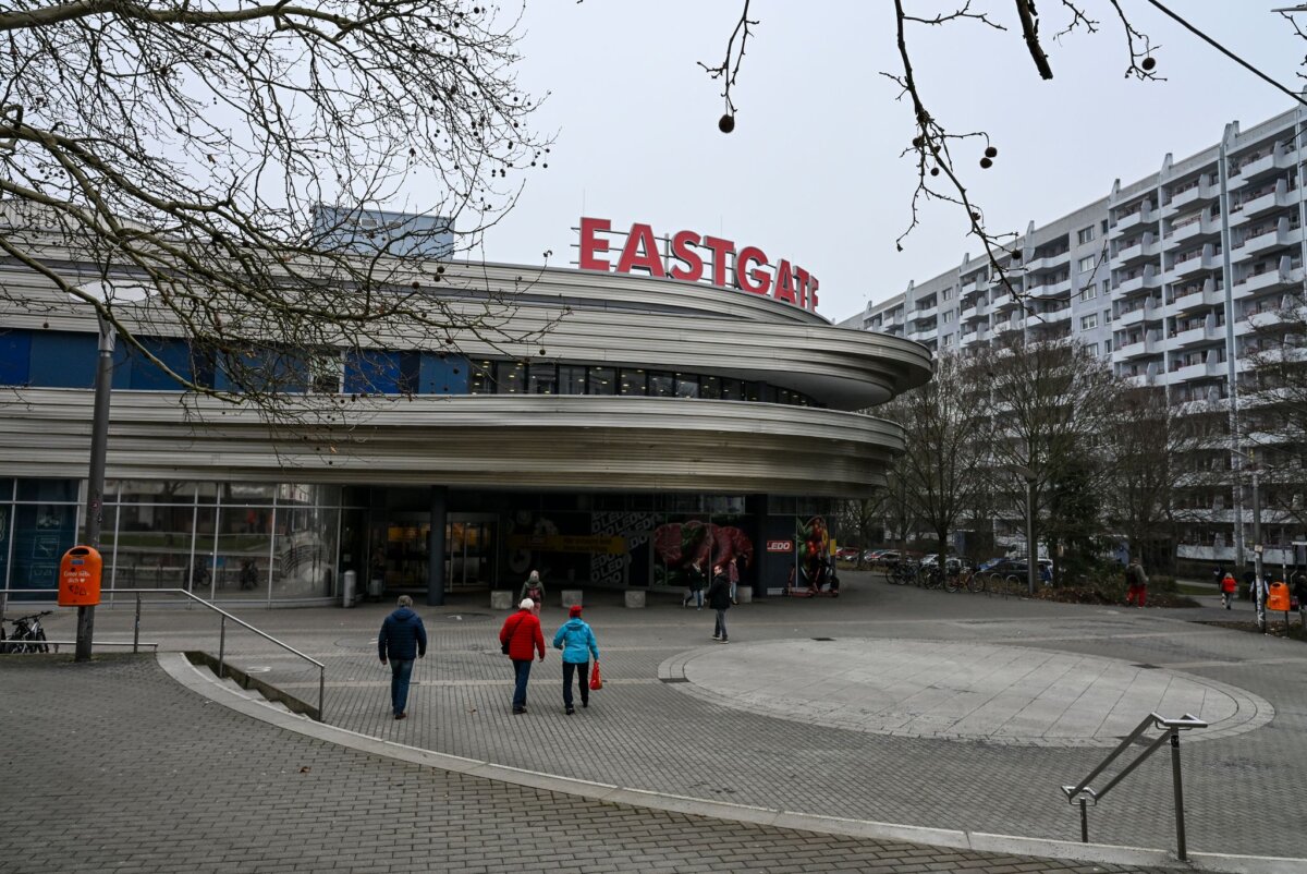 Eastgate Der Täter schlug in einem Juwelier- und Uhrengeschäft im Eastgate zu. (Archivbild)
