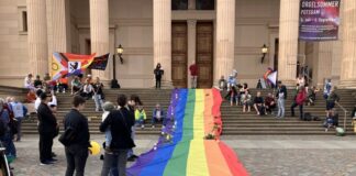 Hunderte in Potsdam bei Gedenken nach CSD-Anschlag In Potsdam gedachten mehrere hundert Menschen der Opfer des Anschlags in Berlin.