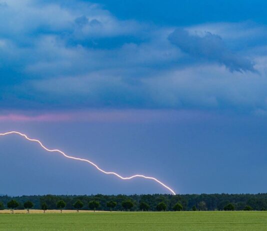 Gewitter in Brandenburg: Bisher keine größeren Einsätze Die Gewitter haben in Brandenburg bisher nicht zu größeren Einsätzen geführt. (Archivbild)