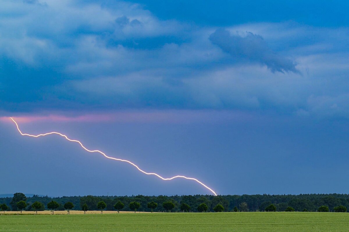 Gewitter über Brandenburg Die Gewitter haben in Brandenburg bisher nicht zu größeren Einsätzen geführt. (Archivbild)