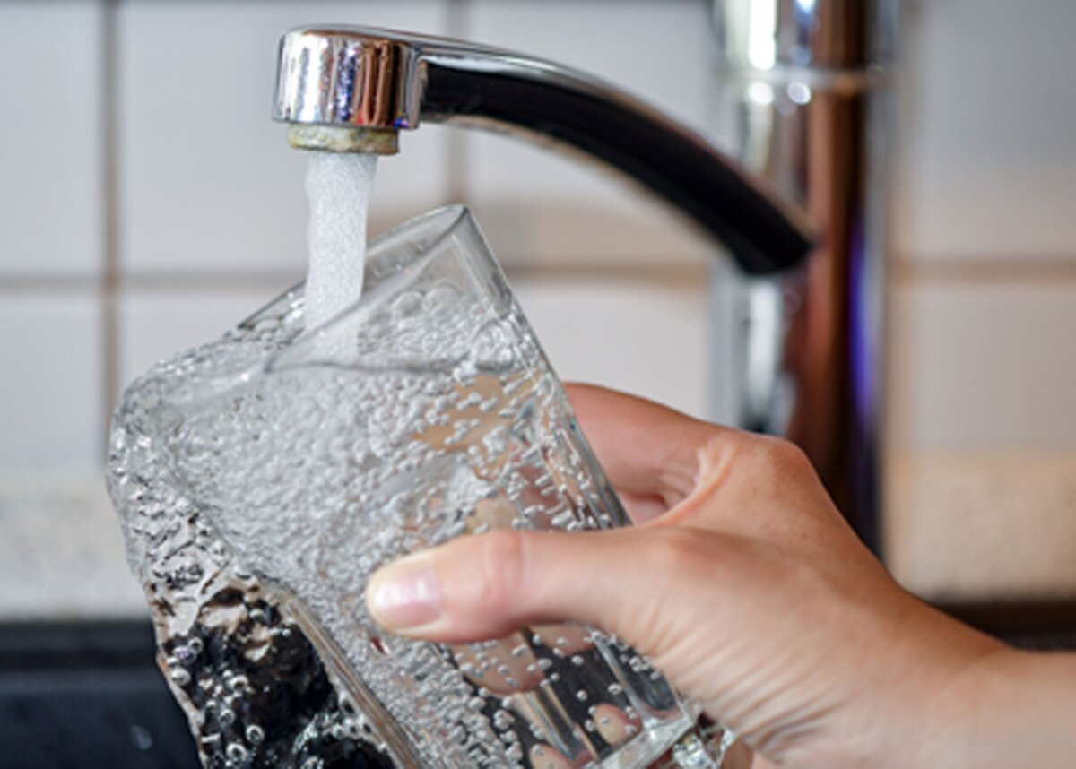 Leitungswasser Bei einer Trinkwasseruntersuchung in Zehdenick wurde eine Überschreitung des Grenzwertes für Bromat festgestellt. (Symbolbild)