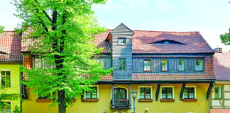 Preisbewusst schlafen – Die besten Jugendherbergen in Brandenburg Die Jugendherberge in Cottbus ist sehr zentral gelegen. Bild: Imago / Schöning