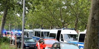 Mutmaßlicher CSD-Täter soll Polizisten angegriffen haben Der mutmaßliche Täter wurde bei einem Polizeieinsatz in Berlin-Spandau getötet.