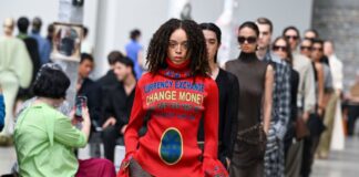Auftakt der Modewoche: Wo geht’s nach ganz weit weg? Die Berliner Modewoche ist gestartet.