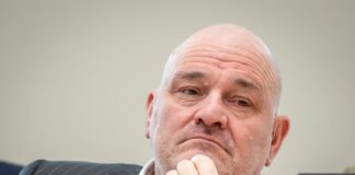 Verkehrsminister warnt vor Einstieg von Italo in Fernverkehr Brandenburgs Verkehrsminister Robert Crumbach (SPD) kritisiert den geplanten Markteinstieg des italienischen Bahnunternehmens Italo in den Fernverkehr in Deutschland. (Archivbild)