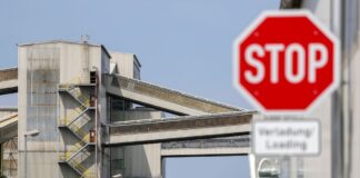 Investitionsstopp? Chemie im Osten hadert mit dem Standort Einige ostdeutsche Chemieunternehmen erwägen, ihre Investitionen in Deutschland zurückzufahren. (Archivbild)