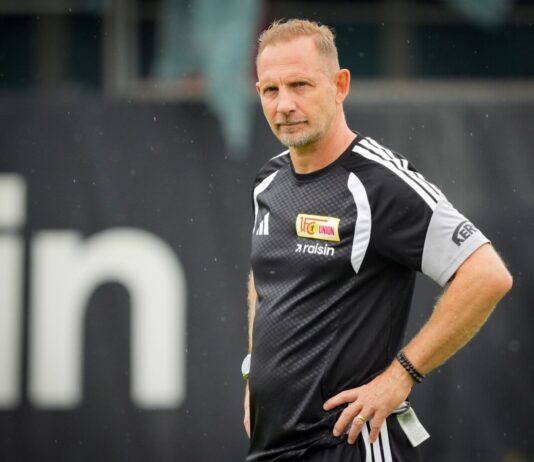 Union verliert Testspiel in Jena Der 1. FC Union Berlin um Trainer Mauro Lustrinelli kassierte beim FC Carl Zeiss Jena eine Testspiel-Niederlage. (Archivbild)