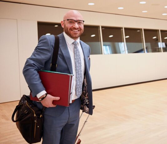 Minister Wilke wünscht sich mehr Entschleunigung in Politik René Wilke, Brandenburgs Minister für Arbeit, Soziales und Gesundheit, konnte im Urlaub mal abschalten. (Archivbild)