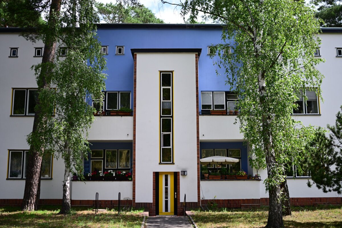 Waldsiedlung Zehlendorf Die Waldsiedlung Zehlendorf galt während seiner Entstehung als revolutionär in Sachen sozialer Wohnbau.