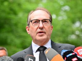 Dobrindt: Jugendstrafrecht bei Gefährdern ist inakzeptabel «Es braucht in ganz Deutschland anwendbare Präventivhaftregeln, um Gefährder aus dem Verkehr zu ziehen», fordert Dobrindt.