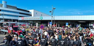 Festnahmen bei Demo am Rande des CSD in Berlin Bei einer Demo kam es zu Zwischenfällen.