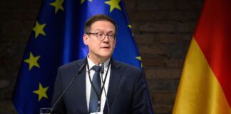Bundesopferbeauftragter bietet Hilfen nach CSD-Angriff Der Bundesopferbeauftragte Roland Weber bietet Unterstützung für die Opfer des Angriffs beim CSD in Berlin. (Archivbild)