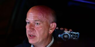 «Auf brutalste Art attackiert»: Reaktionen nach Auto-Angriff Berlins Regierender Bürgermeister Kai Wegner (CDU) äußerte sich ebenso wie zahlreiche weitere Politiker bestürzt über den Angriff am Rande des CSD.