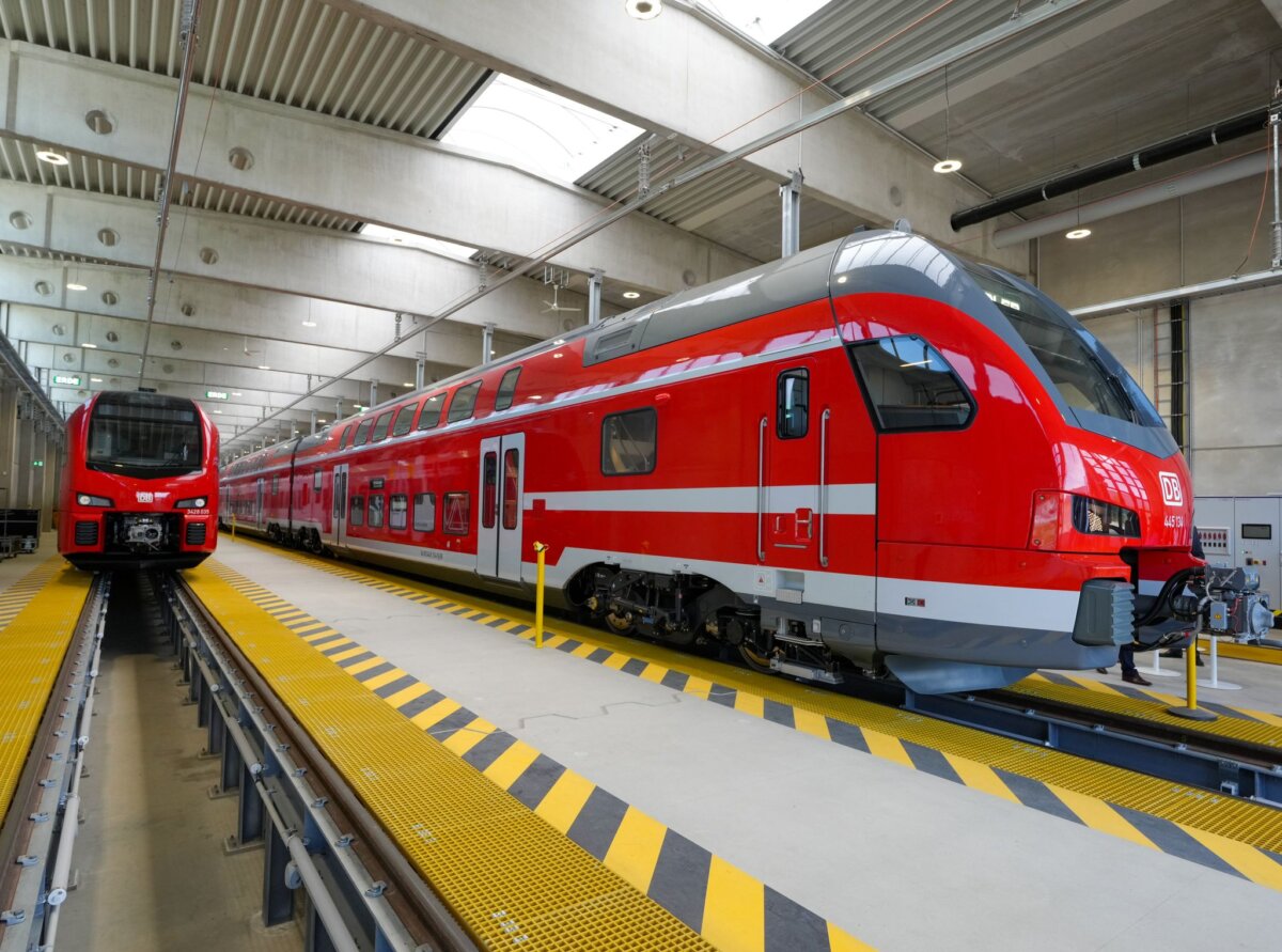 Neuer Doppelstockzug bei Stadler vorgestellt So sehen die neuen Regios aus, die im Nordosten unterwegs sein sollen.