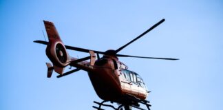 Feuerwehr sucht vergeblich nach Mensch in der Dahme Auch ein Hubschrauber war bei der Suche im Einsatz. (Symbolbild)