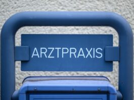 Arzt gesucht: Was es in Brandenburg für Förderanreize gibt Die Kassenärztliche Vereinigung und die Krankenkassen suchen in Brandenburg mit einem Anreizprogramm von bis zu 55.000 Euro nach Ärzten. (Archivbild)