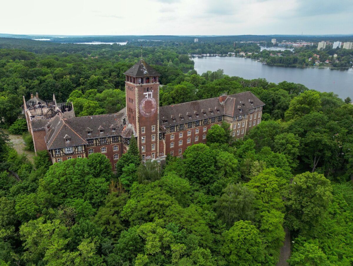 Potsdamer Brauhausberg-Gelände soll Uni-Campus werden Das Areal soll zu einem Universitäts-Campus umgebaut werden. (Archivbild)