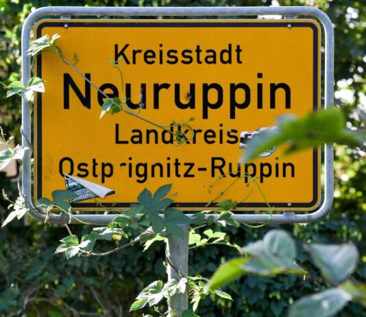 Brand in Neuruppin unter Kontrolle – Evakuierung ausgesetzt Es gebe einen ausgedehnten Brand, teilte die Regionalleitstelle mit. (Symbolbild)