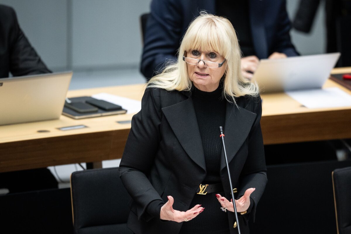Iris Spranger (SPD), Berliner Senatorin für Inneres und Sport Berlins Innensenatorin Iris Spranger (SPD) kündigt eine Pressekonferenz zum Angriff auf den CSD an. (Archivbild)