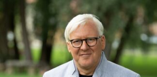 Beelitzer Bürgermeister beklagt Sticker-Flut und Vandalismus Der Beelitzer Bürgermeister Bernhard Knuth reagiert entrüstet auf Vandalismus in der Stadt. (Archivbild)
