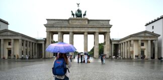 Heftige Gewitter in Berlin – Ausfälle bei S-Bahn Gewitter haben in Berlin für Beeinträchtigungen im Nahverkehr gesorgt.