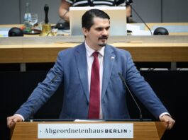 Grüne und Linke pochen auf AfD-Verbotsverfahren Empörte sich über den Antrag der Grünen: Marc Vallendar von der Berliner AfD.