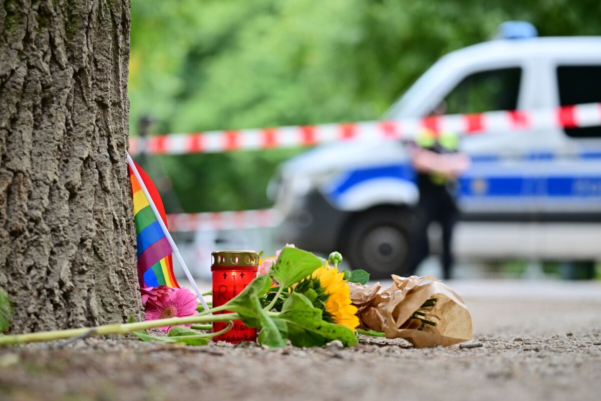 Auto rast in Menschenmenge - CSD abgebrochen Die EKBO plant eine Andacht.
