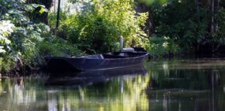 Dahme-Spreewald verbietet Wasserentnahme in sechs Kommunen Anders als im Landkreis Dahme-Spreewald darf in den Kreisen Barnim und Märkisch-Oderland schon seit sechs Jahren kein Wasser mehr aus Oberflächengewässern gepumpt werden. (Archivbild)