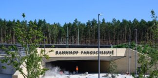 Wohltat für Tesla-Mitarbeiter: Bahnhof Fangschleuse öffnet Der Bahnhof soll am Samstag eröffnet werden. (Archivbild)