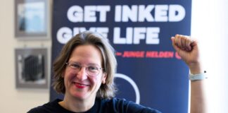 Für Organspende: Abgeordnete lassen sich tätowieren Die grüne Abgeordnete Silke Gebel hat sich ein Organspende-Tattoo stechen lassen.