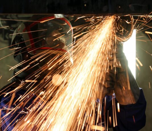 Maschinenbau im Osten: Aufträge steigen um gut ein Viertel Maschinenbau im Osten: Aufträge steigen um 27 Prozent. (Symbolbild)