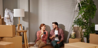Umzug in Berlin: So gelingt der Wechsel in den neuen Kiez Bild: iStock / Getty Images Plus / stockphotodirectors