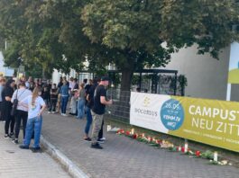 Die Woche nach der Tat – Wie geht es an der Schule weiter? Nach der gewaltsamen Tat mit zwei Toten an einer Schule in Gosen-Neu Zittau soll die Betreuung durch Seelsorger weitergehen.