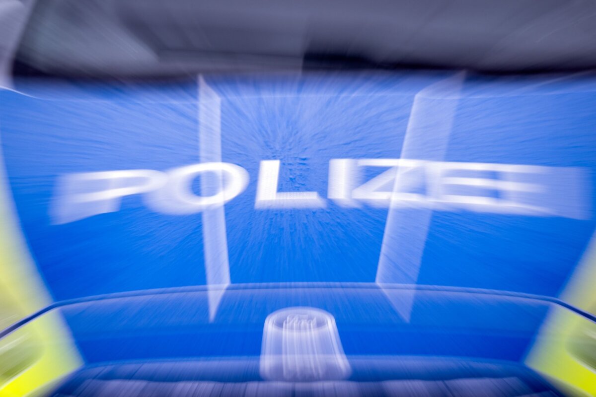 Polizei Berlin Die Polizei ist wegen eines mutmaßlichen Raubüberfalls auf einen Geldtransporter nach Lankwitz ausgerückt. (Symbolbild)