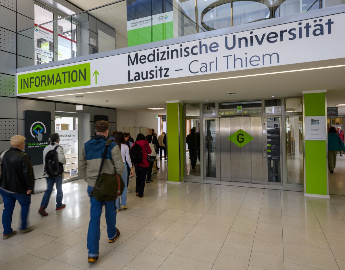 Medizinischen Universität Lausitz Die Medizinische Universität Lausitz beginnt mit dem Studienbetrieb. (Archivbild)