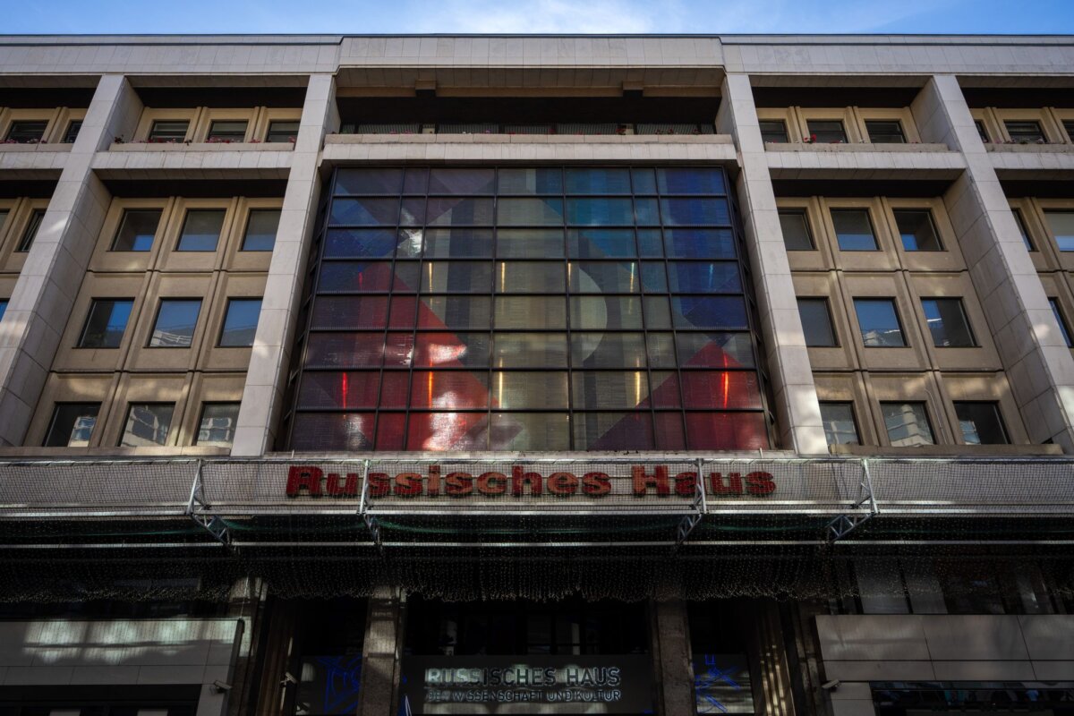 Russisches Haus der Wissenschaft und Kultur Harmloses Kulturzentrum, Propagandaschleuder oder Spionagenest? Am Russischen Haus scheiden sich die Geister.