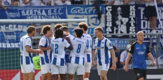 Hertha siegt im Elfmeterschießen in Saarbrücken Hertha-Jubel über das 1:0 im Ludwigspark von Saarbrücken.