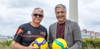 Coach Anastasi (l) bekommt einen neuen Diagonalangreifer. (Archivbild)