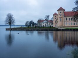 «Schicksalstag» – als der Krieg in Rheinsberg einschlug Das Schloss blieb bei dem Bombenangriff weitestgehend verschont. (Archivbild)