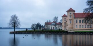«Schicksalstag» – als der Krieg in Rheinsberg einschlug Das Schloss blieb bei dem Bombenangriff weitestgehend verschont. (Archivbild)