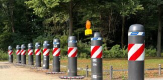 Polizeigewerkschaft warnt vor ausfallenden Versammlungen Am Tiergarten in Berlin sind neue Poller aufgestellt worden. (Symbolbild)